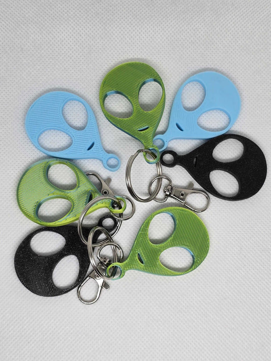 Explore the Unknown with this Alien Keychain-Digital Chaotik
